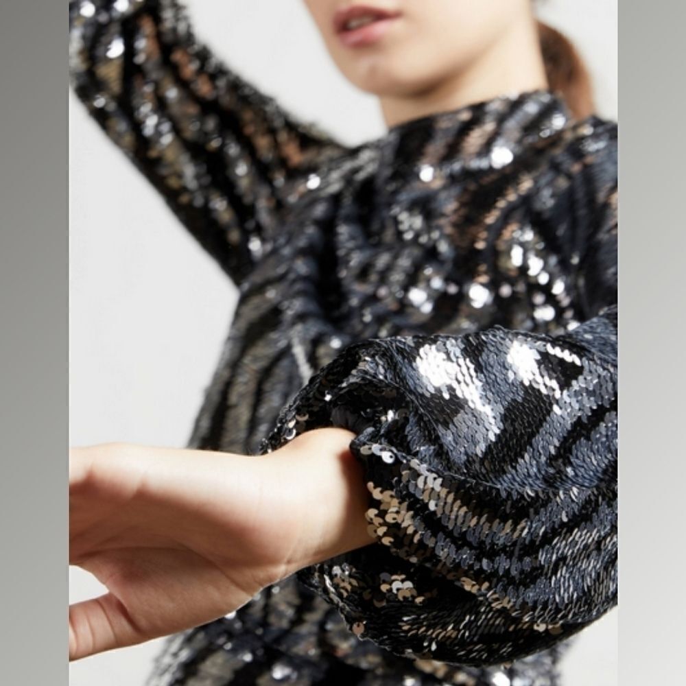 TED BAKER Sequin Mini Dress Animal Striped Print Mock Neck LS Silver Sz 0-2 / XS - Picture 6 of 16